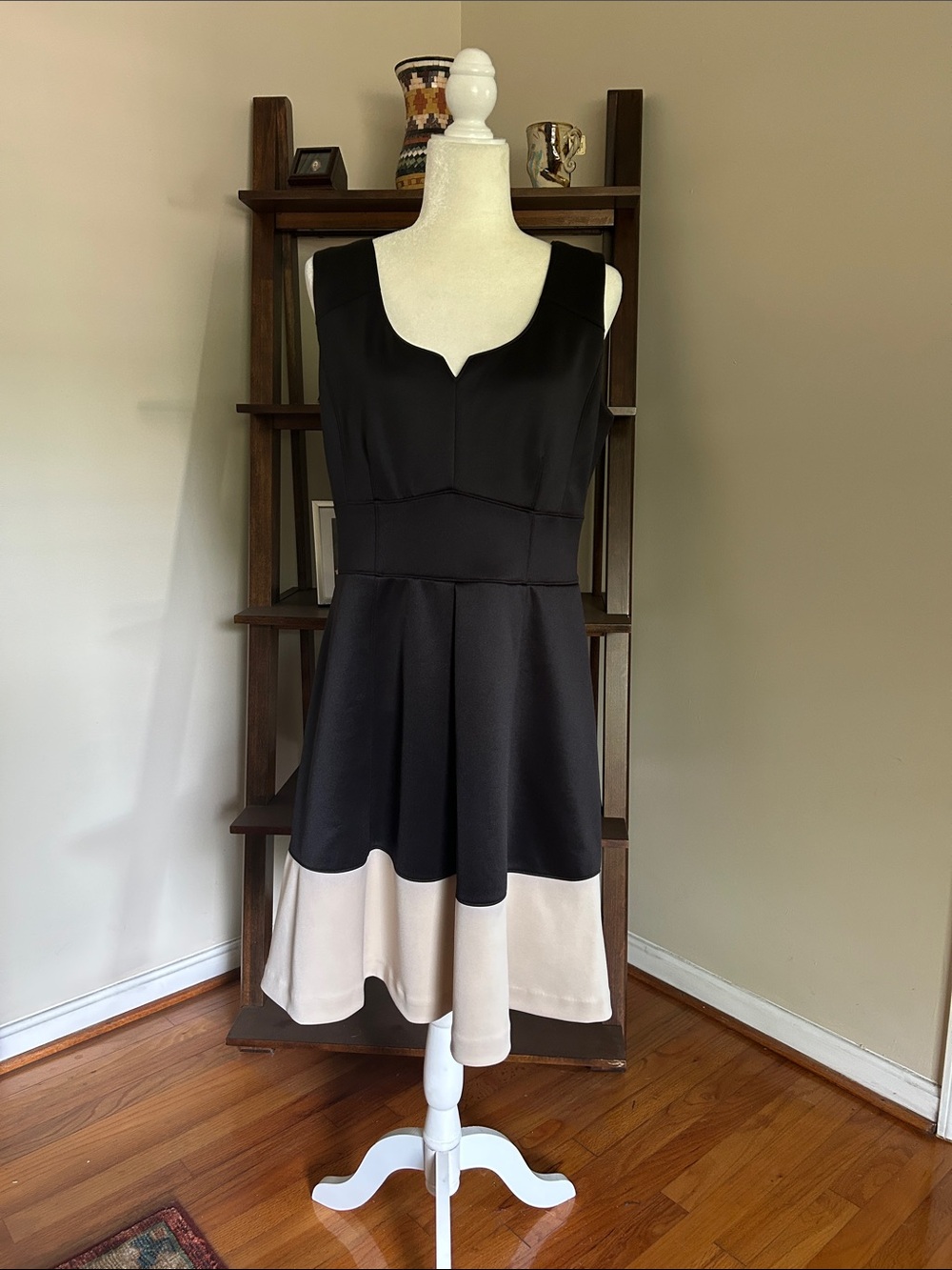 Dress Barn Black and Cream Sleeveless Fit-and-Flare Midi Dress